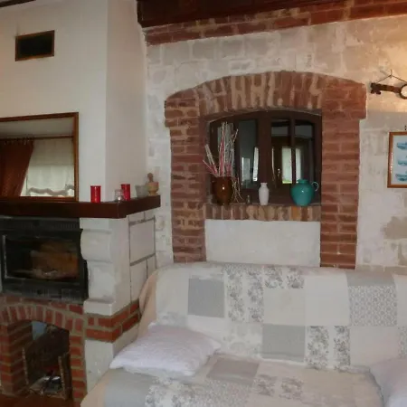 Royon, 3 Pièces, 4 Personnes - Fr-1-376-59 * Royon